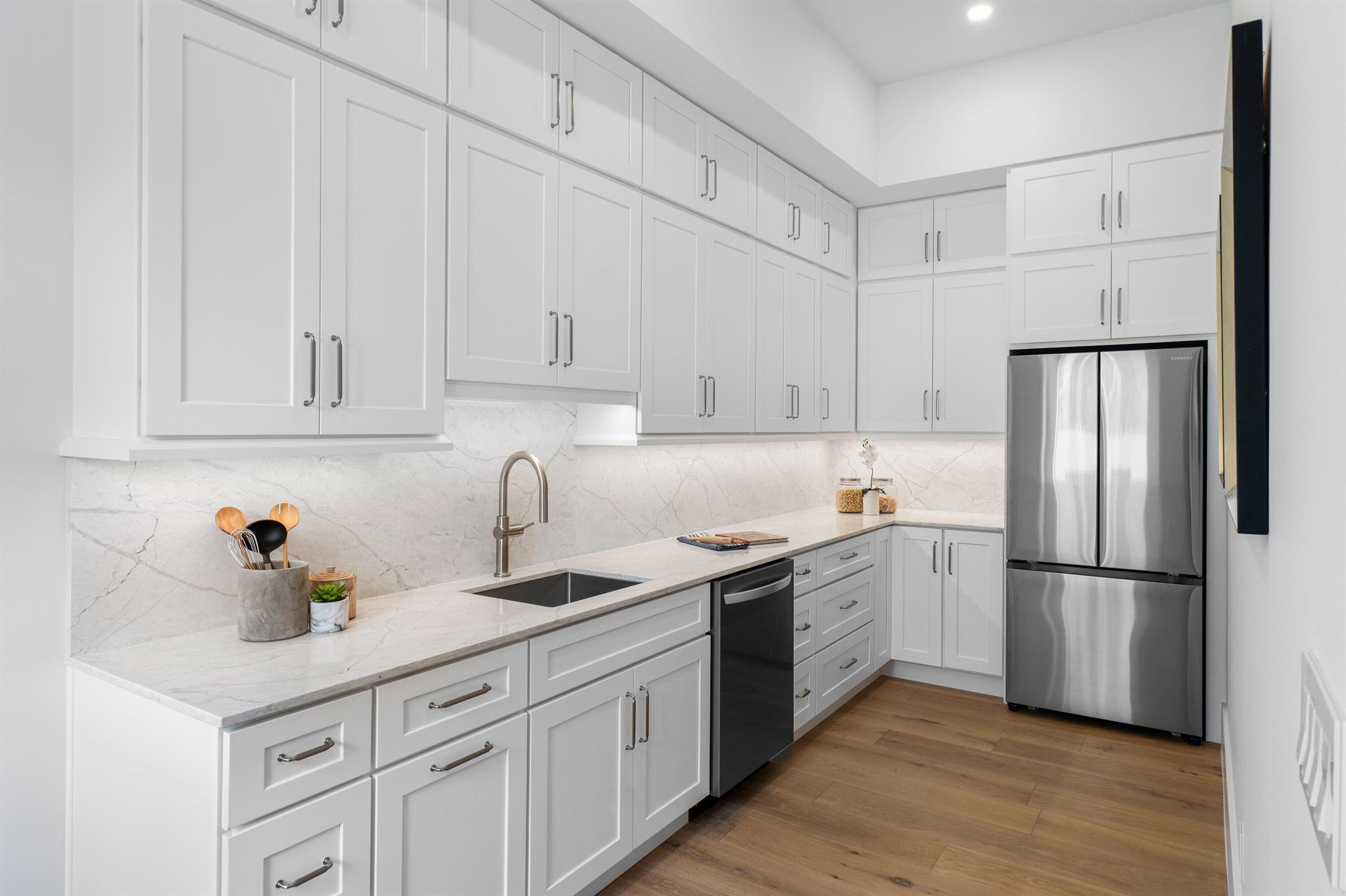 AVIS ACRES - Residential