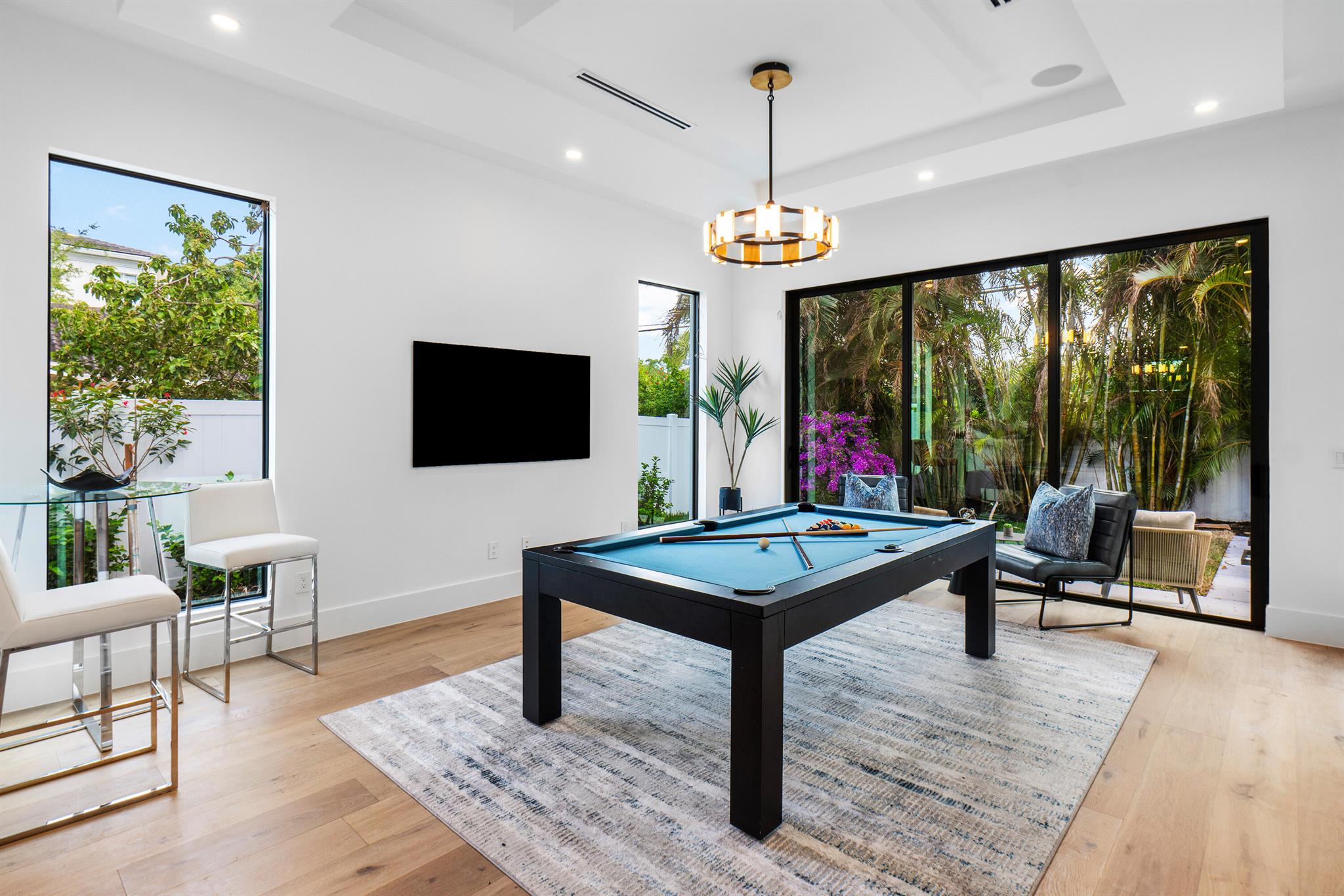 AVIS ACRES - Residential