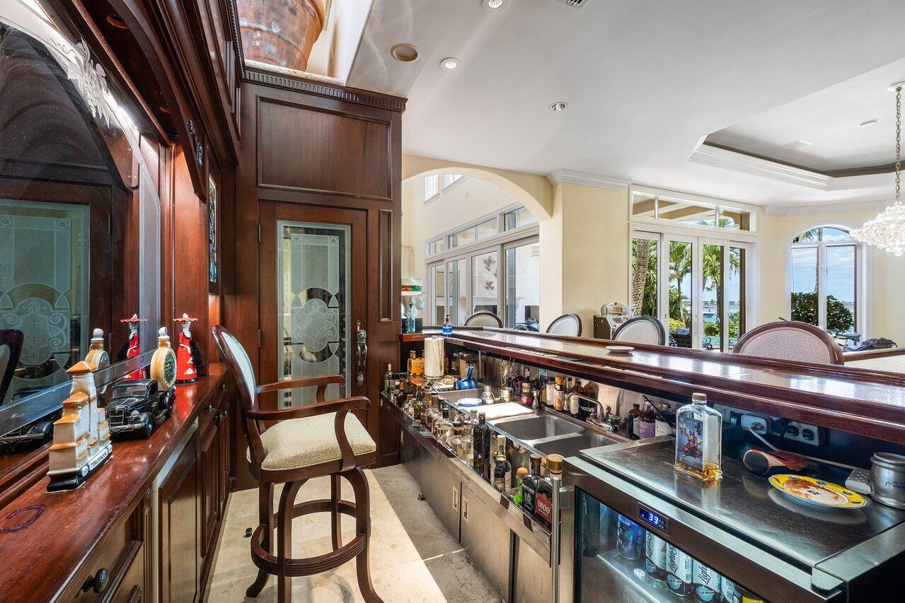 SAILFISH POINT - Residential