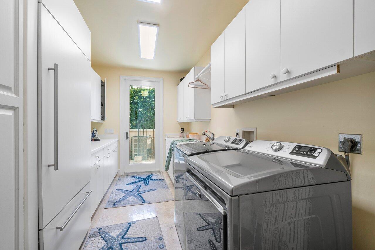 SAILFISH POINT - Residential