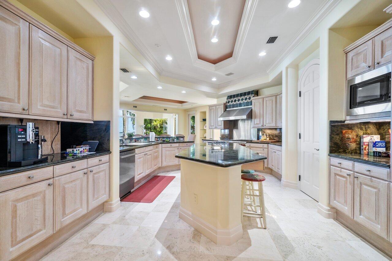 SAILFISH POINT - Residential