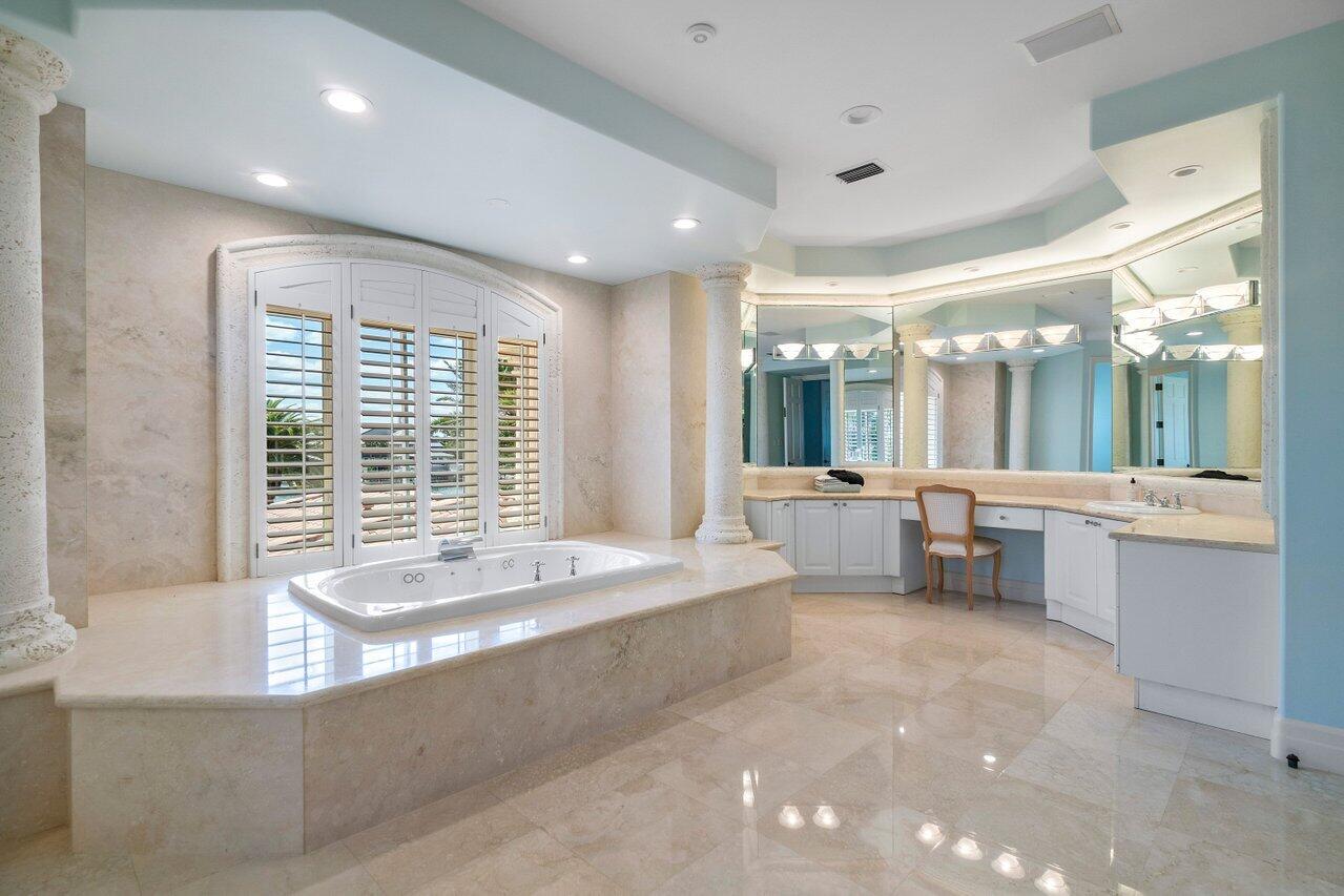 SAILFISH POINT - Residential