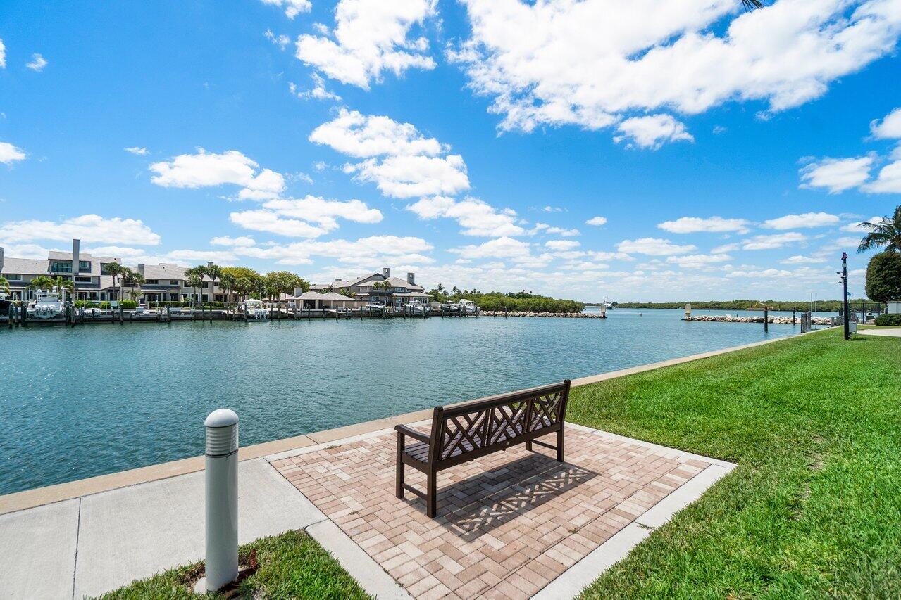 SAILFISH POINT - Residential