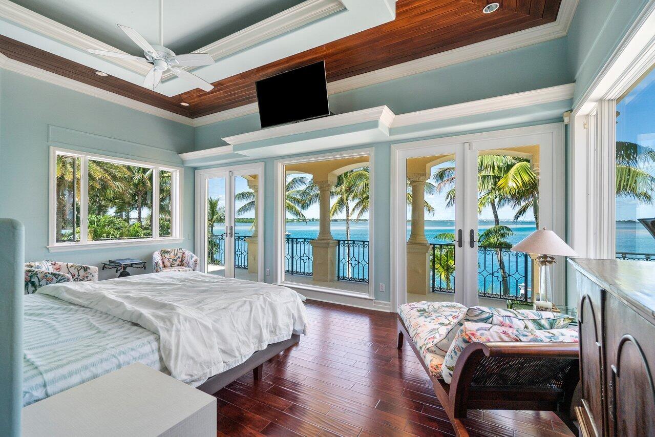 SAILFISH POINT - Residential
