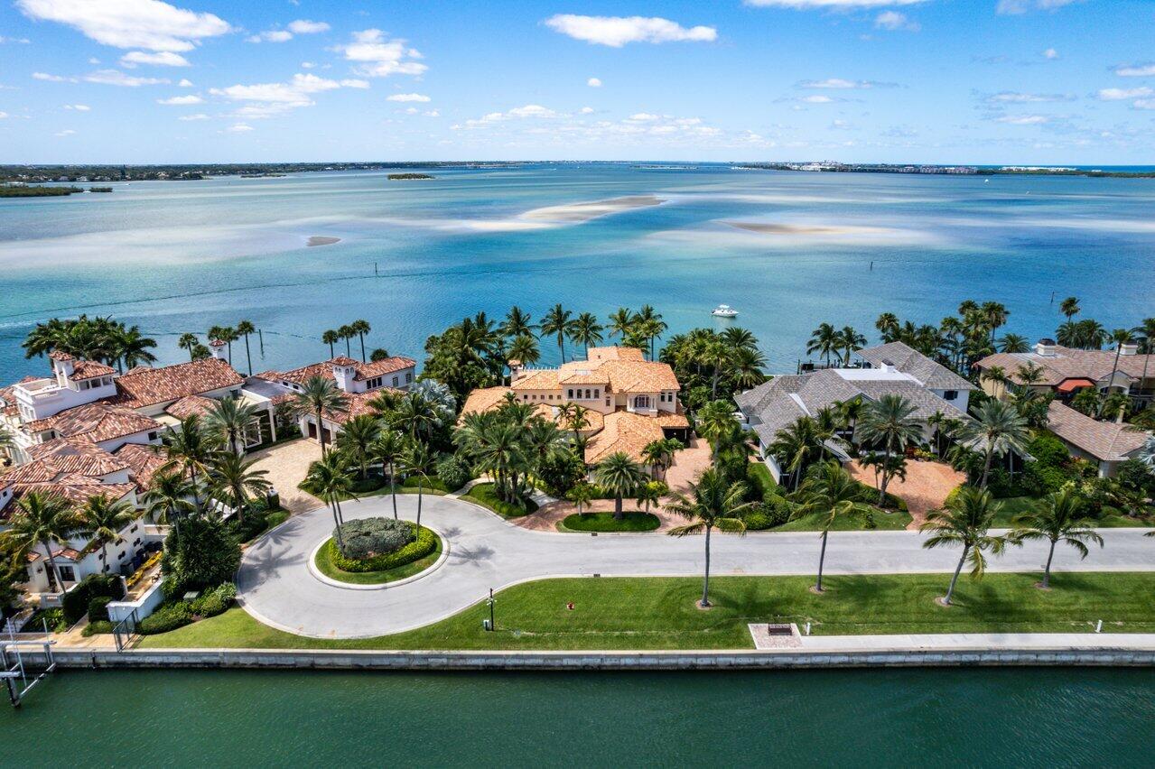 SAILFISH POINT - Residential