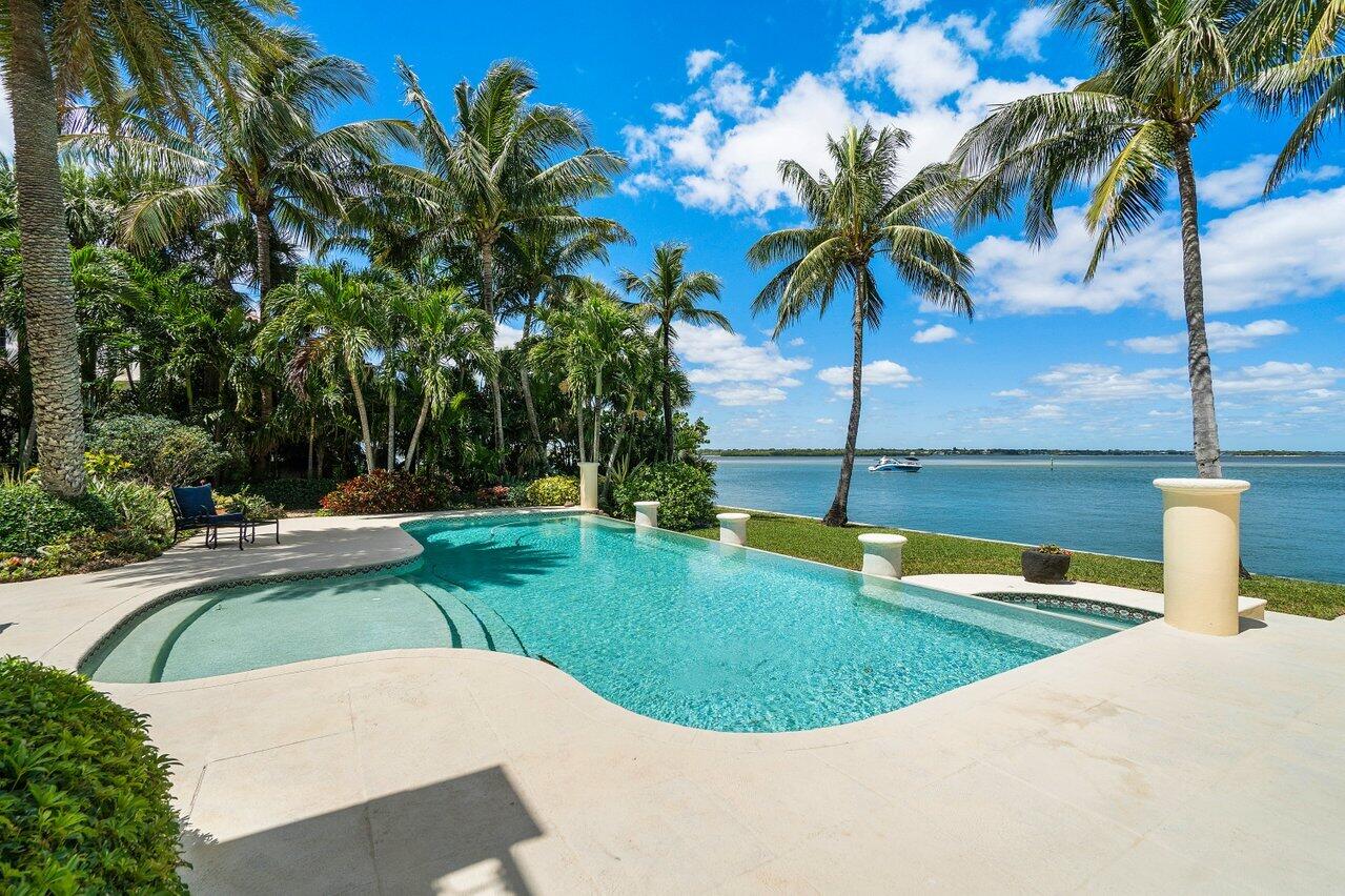 SAILFISH POINT - Residential