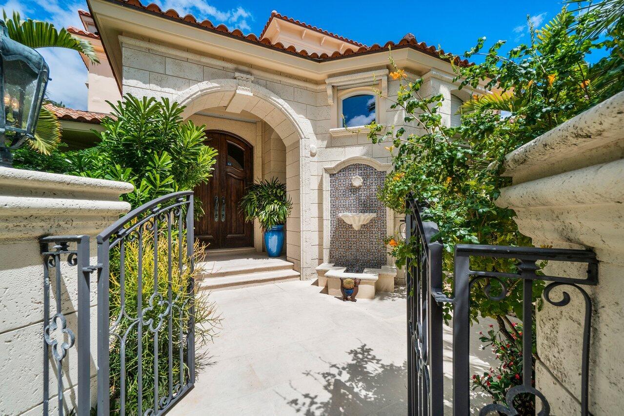 SAILFISH POINT - Residential