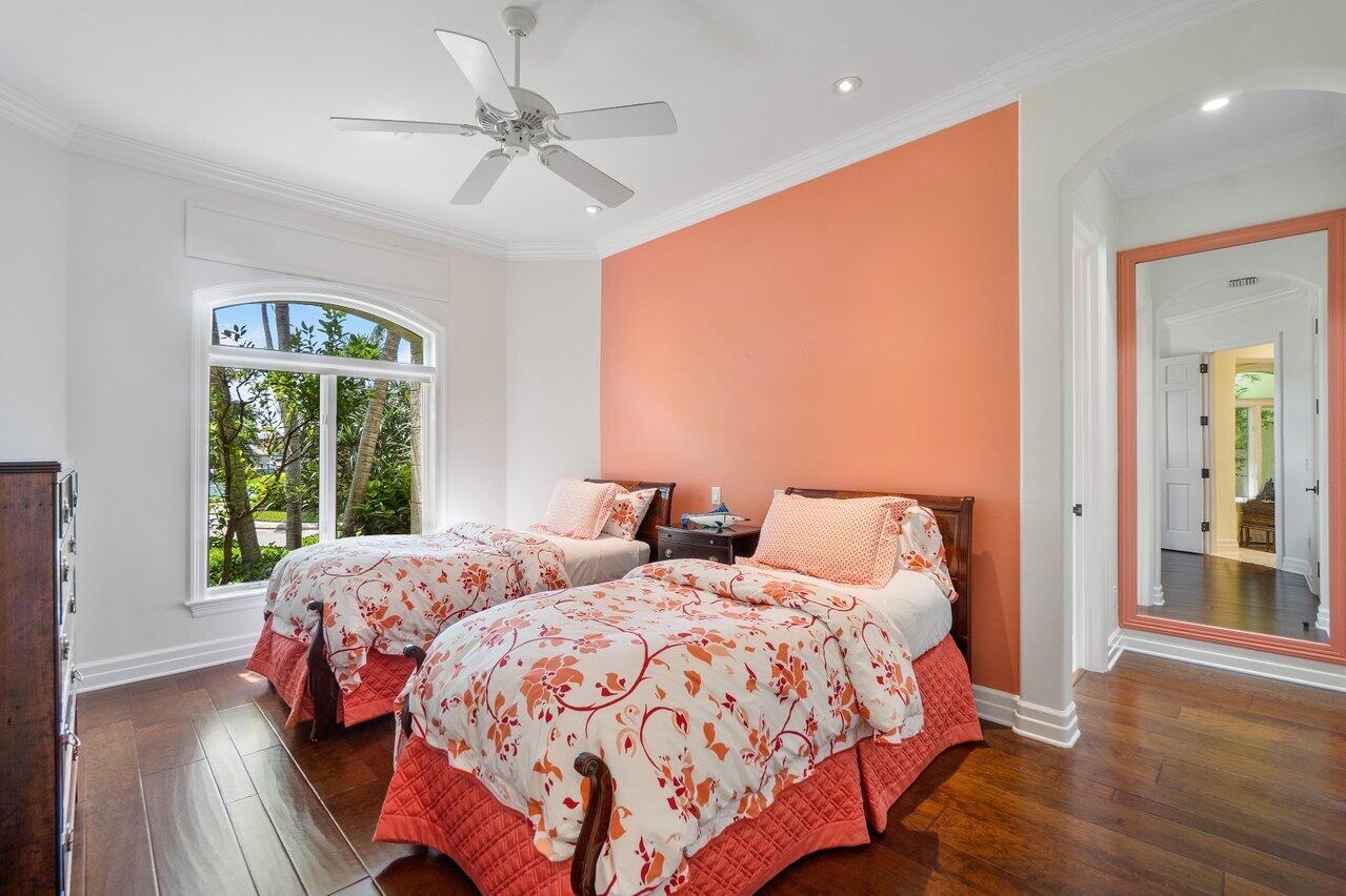 SAILFISH POINT - Residential