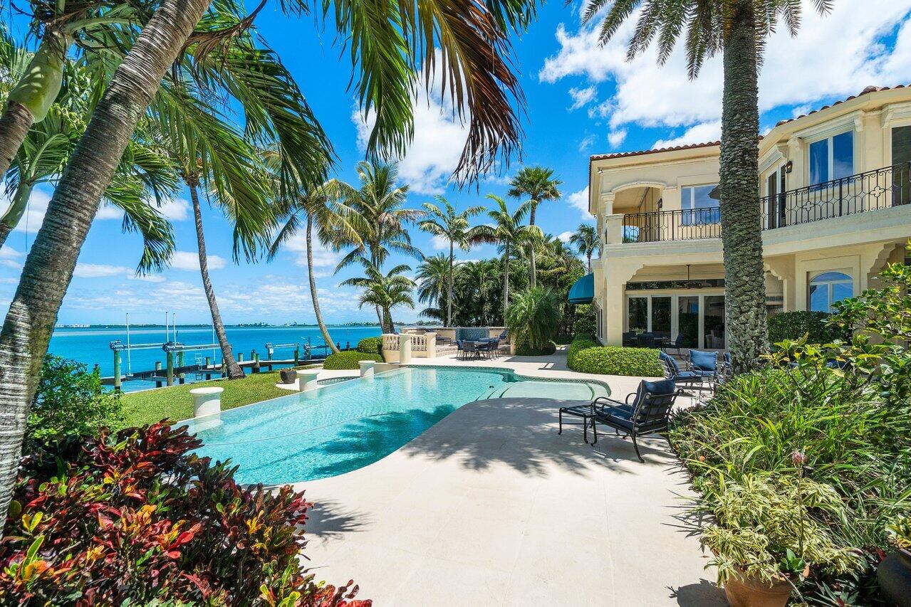 SAILFISH POINT - Residential