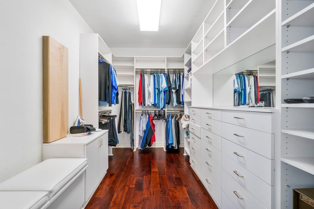 SAILFISH POINT - Residential