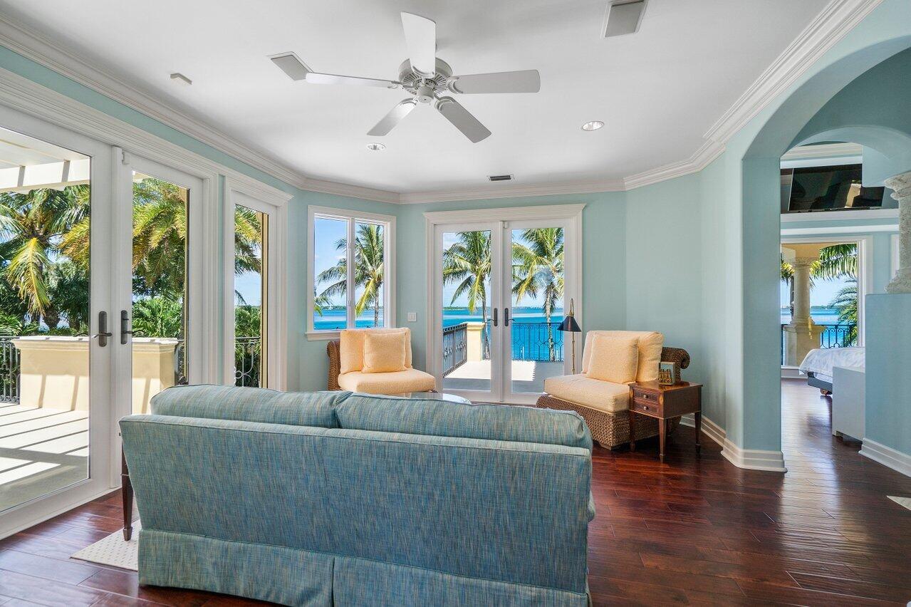 SAILFISH POINT - Residential