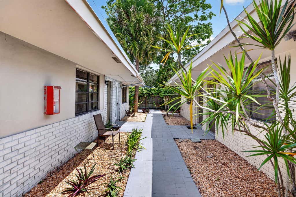 Photo of 2500 SW 18th Terrace #5, Fort Lauderdale, FL 33315 (MLS # B26055153)