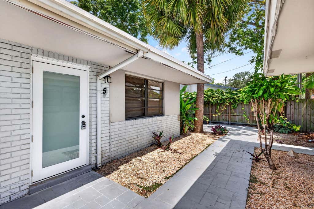 Photo of 2500 SW 18th Terrace #5, Fort Lauderdale, FL 33315 (MLS # B26055153)