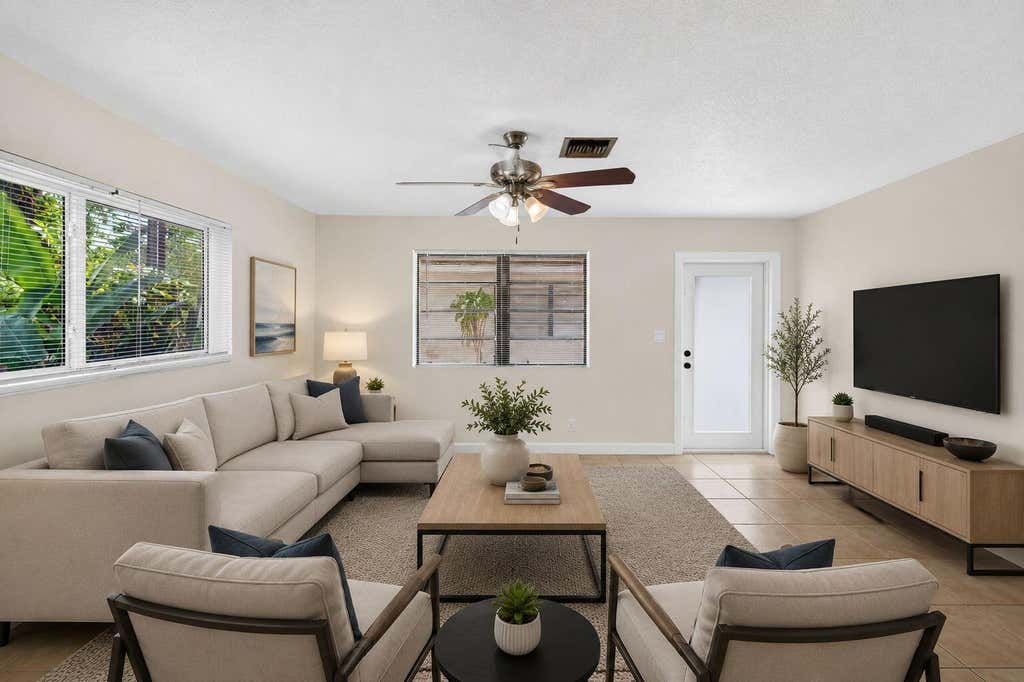 Photo of 2500 SW 18th Terrace #5, Fort Lauderdale, FL 33315 (MLS # B26055153)