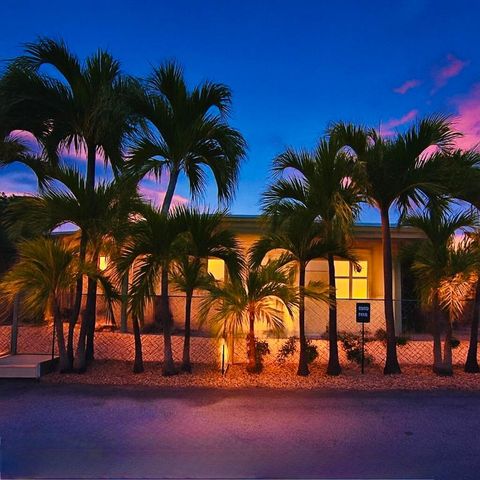 2285 NE 136th Lane North Miami Beach FL 33181