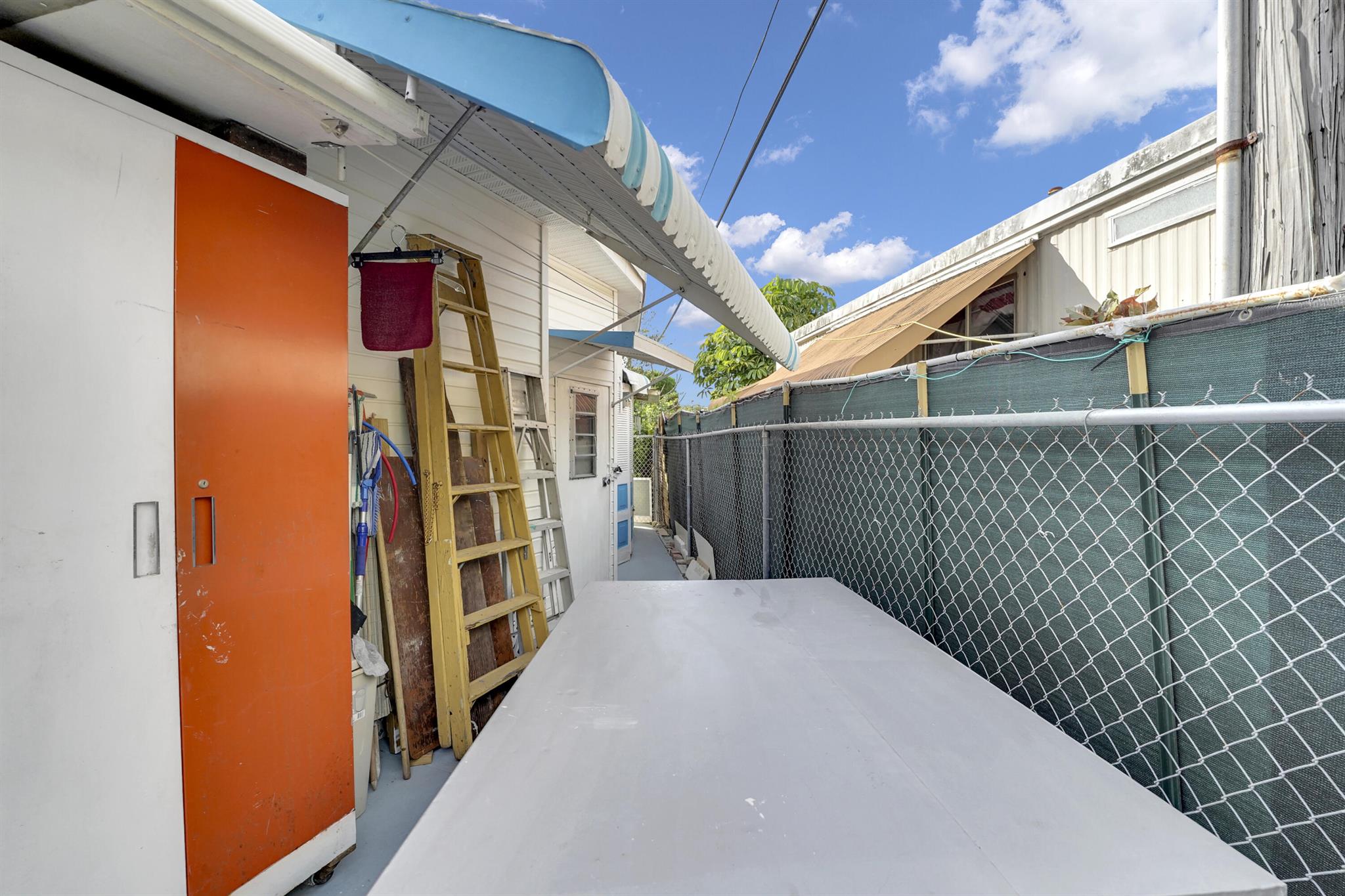 TRAILER CITY - Residential