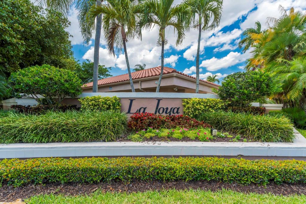 Photo of 23155 L Ermitage Circle, Boca Raton, FL 33433 (MLS # R11093186)