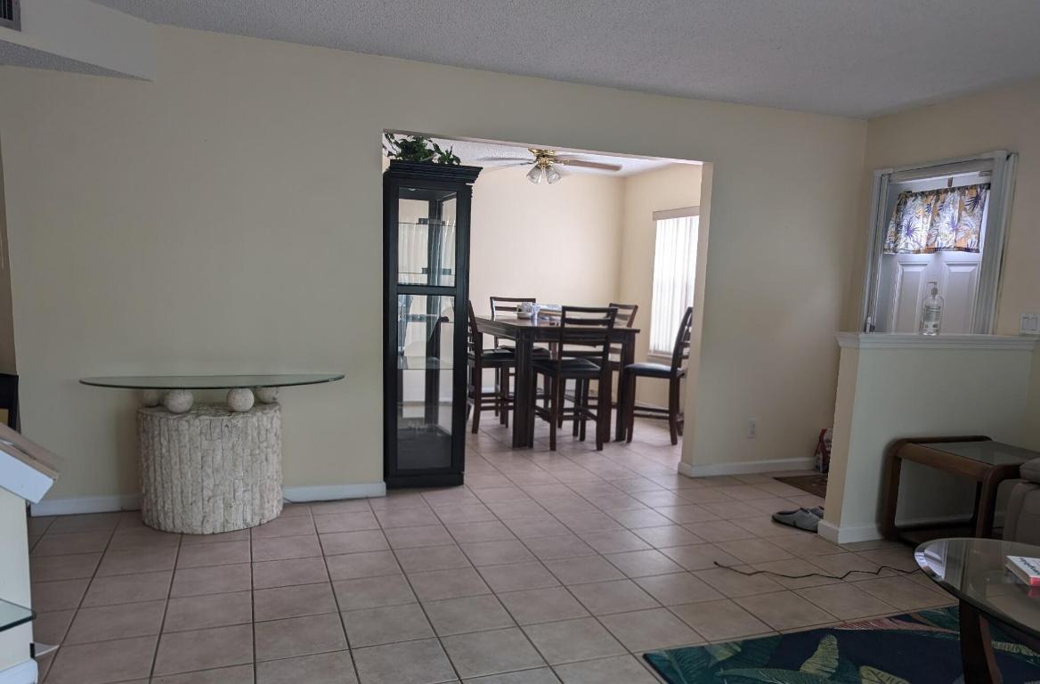 WEYBRIDGE TOWNHOMES PH I - Residential