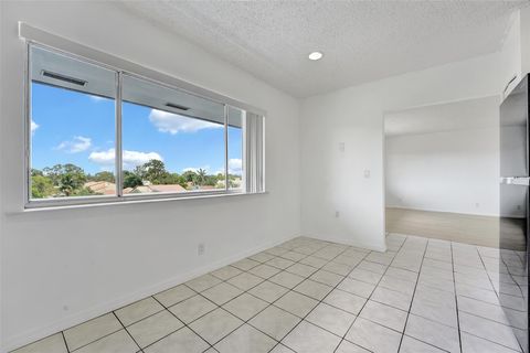 Condominium in Lake Worth FL 6289 Lear Dr Dr 7.jpg