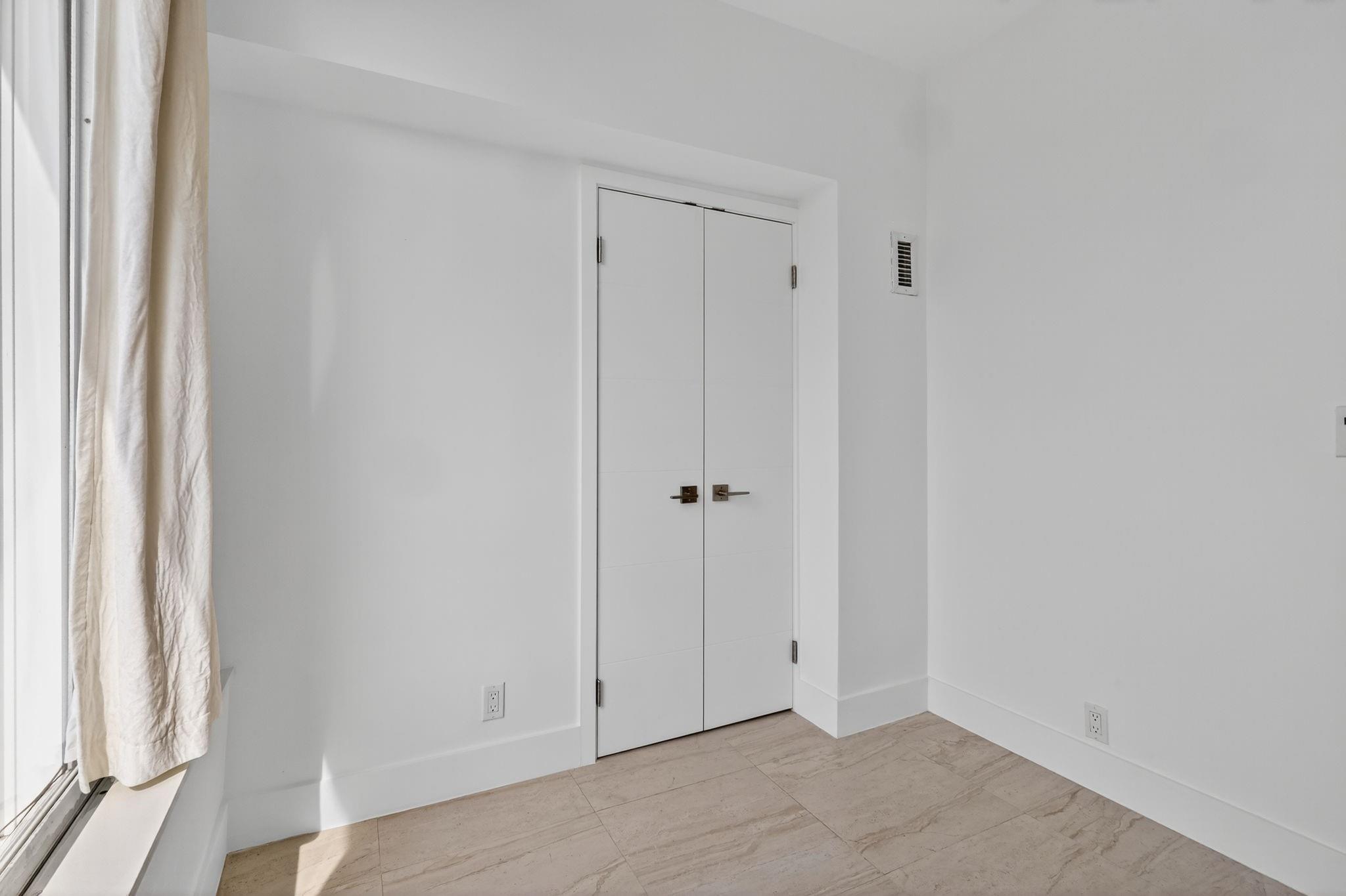 PALM BEACH TOWERS - Residential