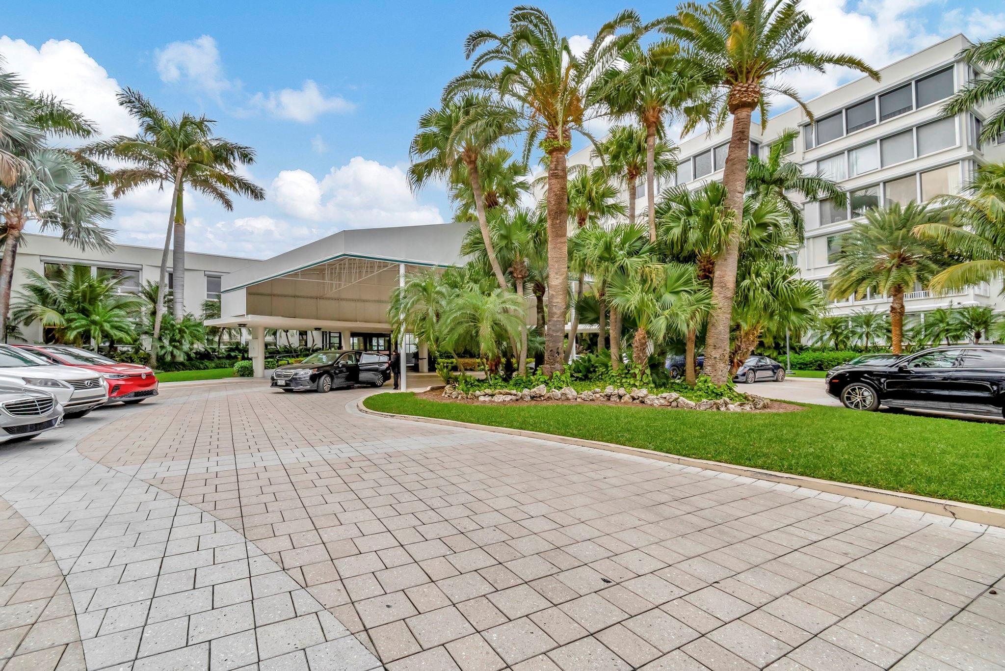 PALM BEACH TOWERS - Residential