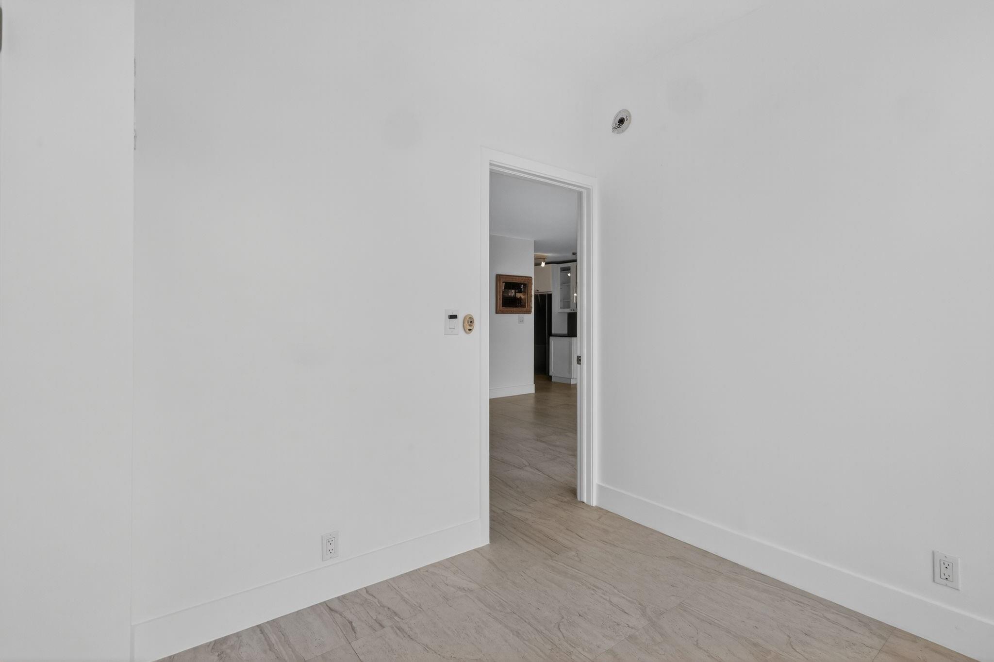 PALM BEACH TOWERS - Residential