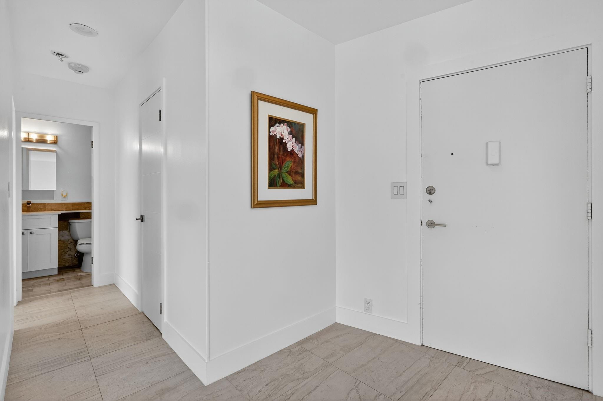 PALM BEACH TOWERS - Residential