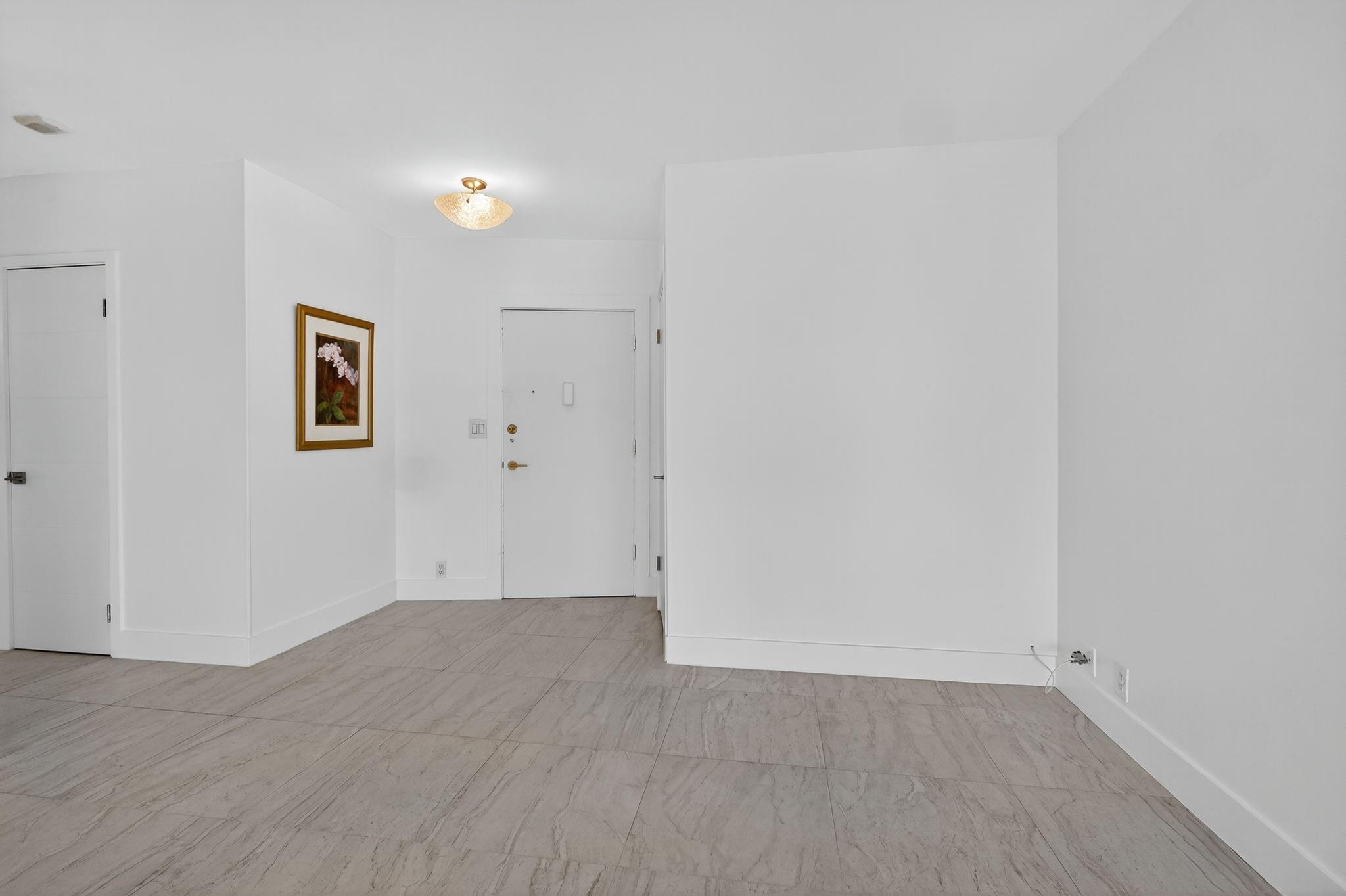 PALM BEACH TOWERS - Residential