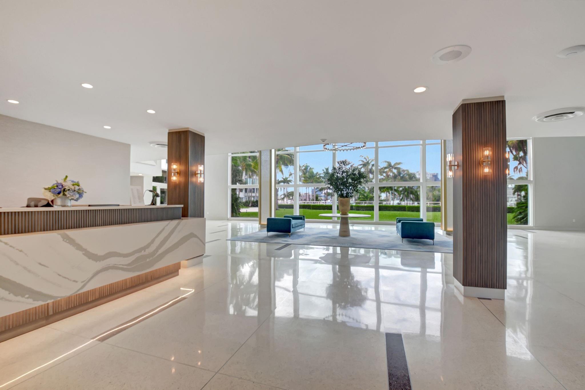 PALM BEACH TOWERS - Residential