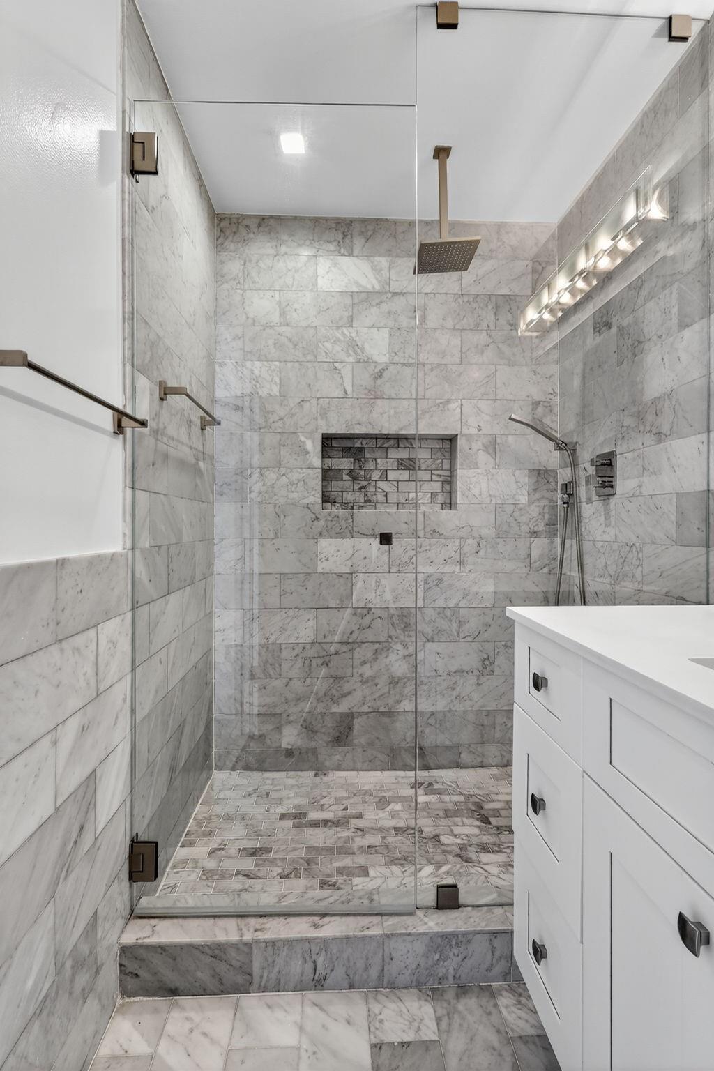 PALM BEACH TOWERS - Residential