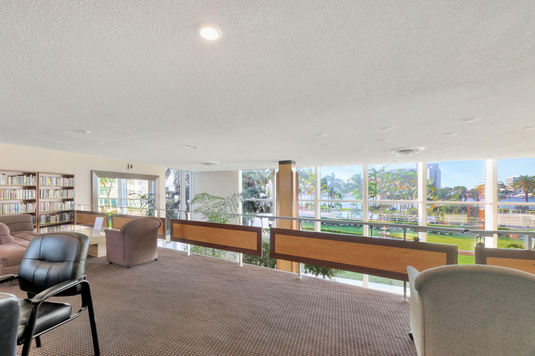 PALM BEACH TOWERS - Residential