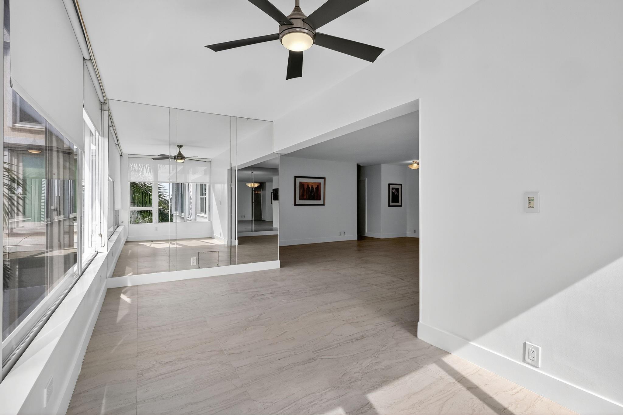 PALM BEACH TOWERS - Residential