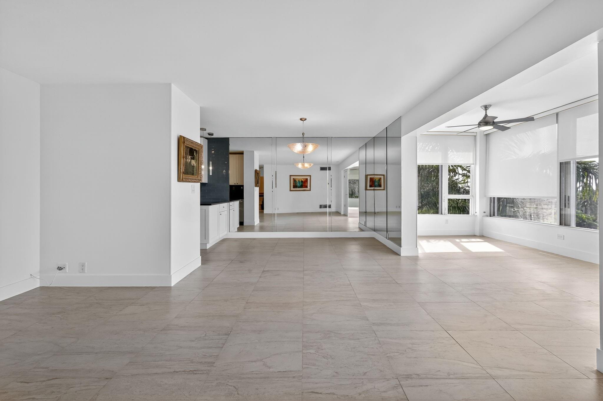 PALM BEACH TOWERS - Residential