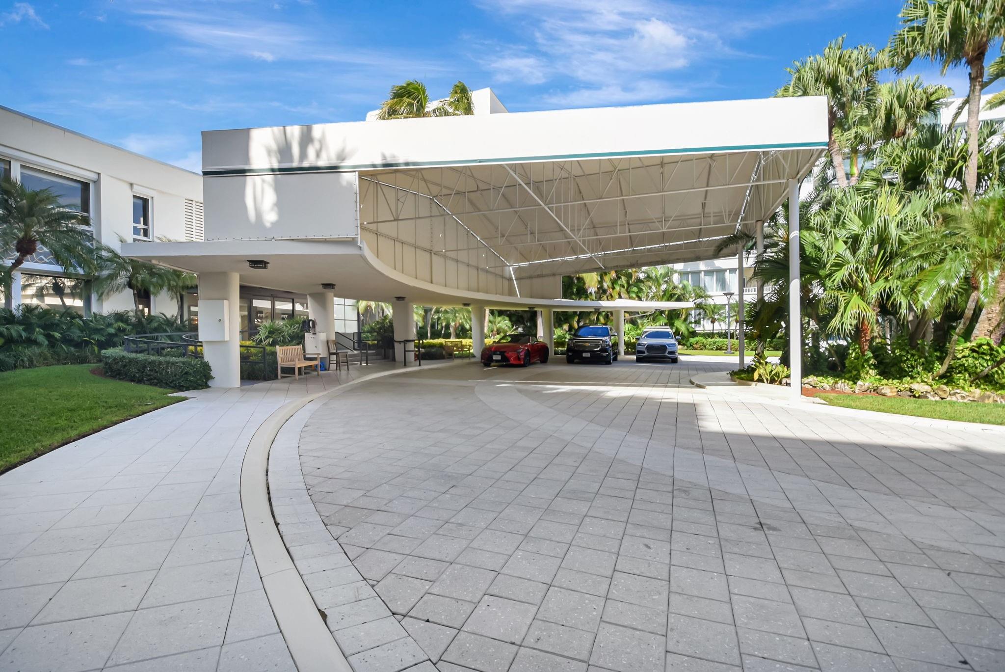 PALM BEACH TOWERS - Residential