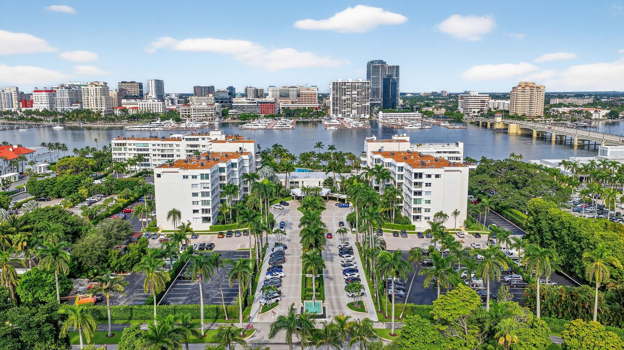 PALM BEACH TOWERS - Residential