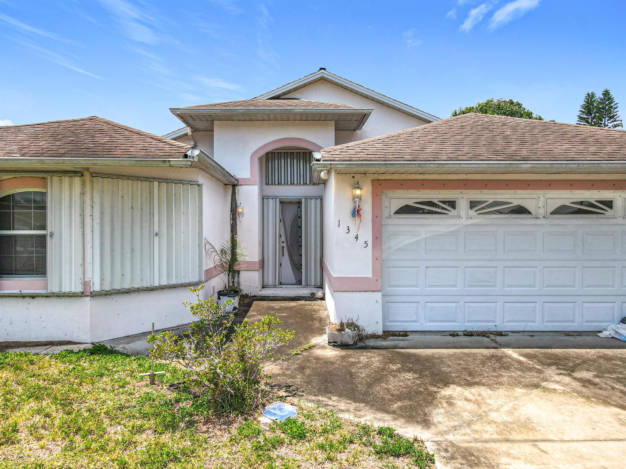 1345 38th Avenue, Vero Beach, FL, 32960/$310,000 4 1345 38th Avenue