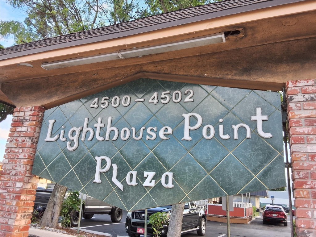 Lighthouse Point Plaza Co - Residential Lease