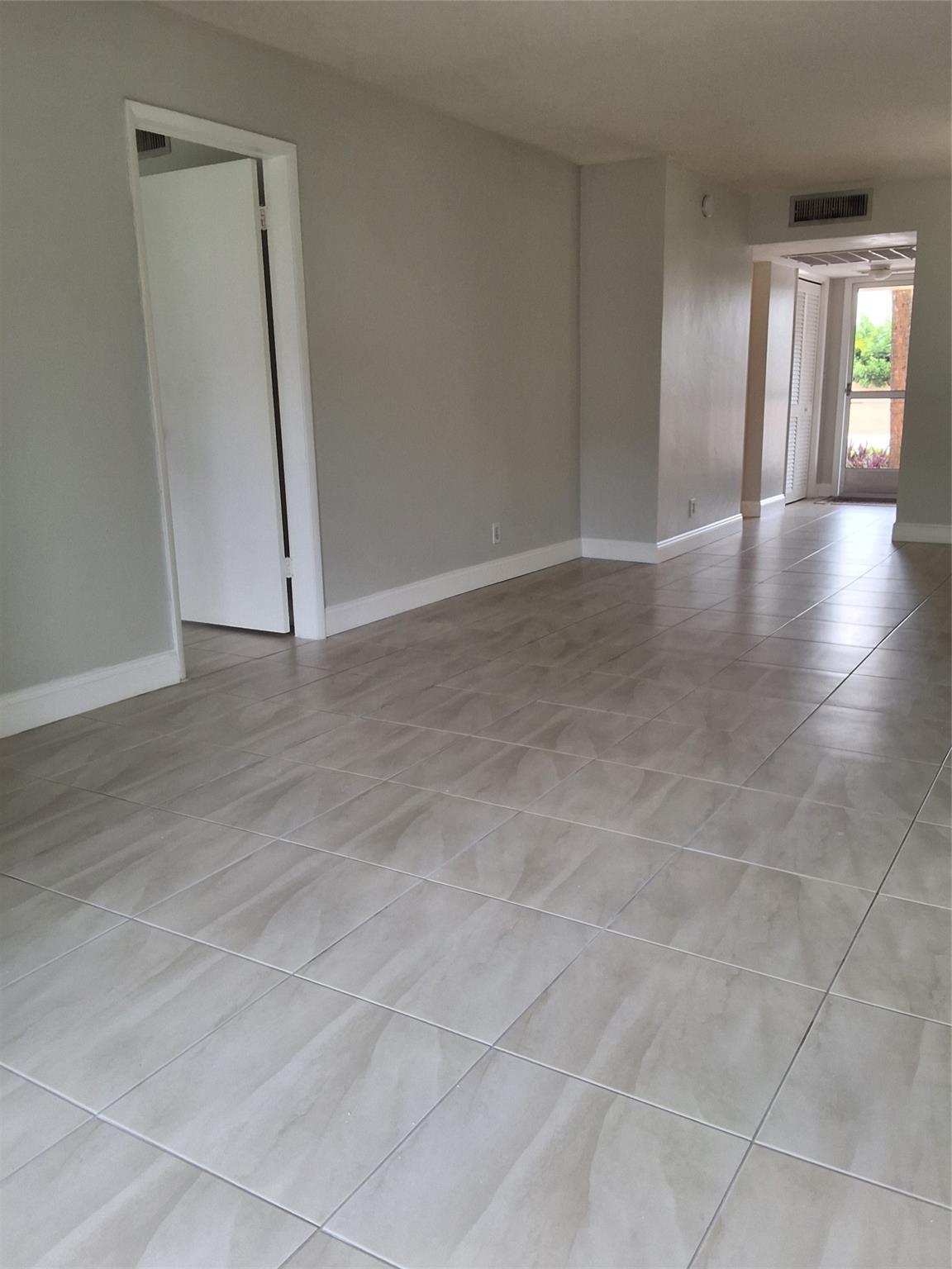 Lighthouse Point Plaza Co - Residential Lease