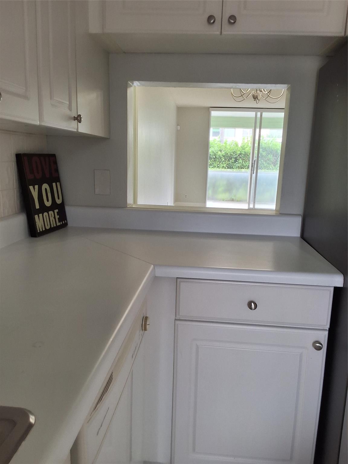 Lighthouse Point Plaza Co - Residential Lease