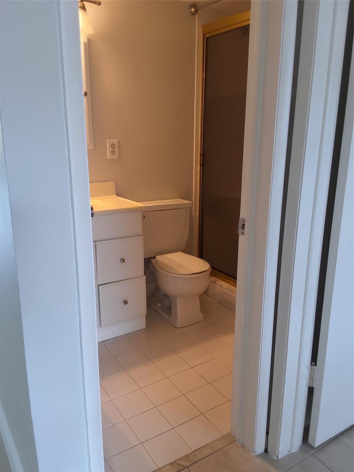 Lighthouse Point Plaza Co - Residential Lease