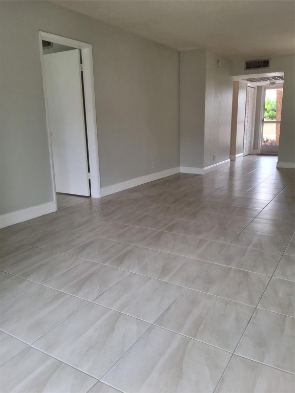 Lighthouse Point Plaza Co - Residential Lease