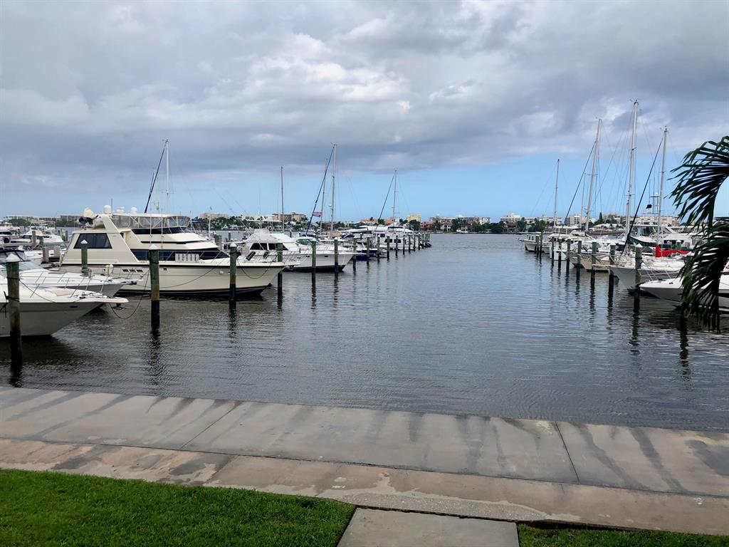 MOORINGS AT LANTANA CONDO 3 - Residential