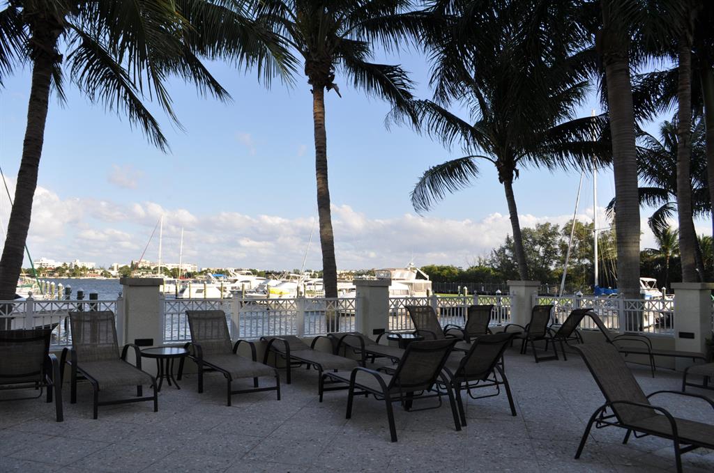 MOORINGS AT LANTANA CONDO 3 - Residential