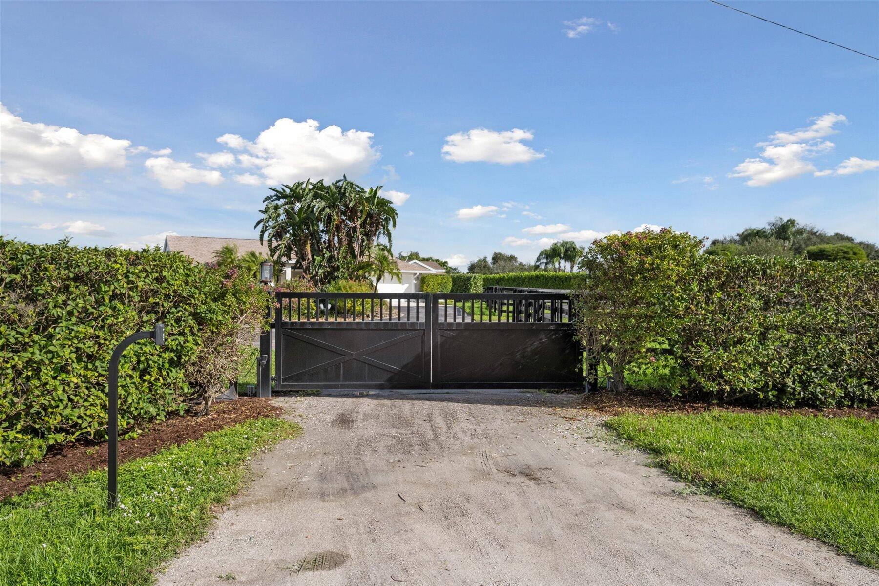 2904 Appaloosa Trail, Wellington, FL, 33414/$145,000 3 2904 Appaloosa Trail