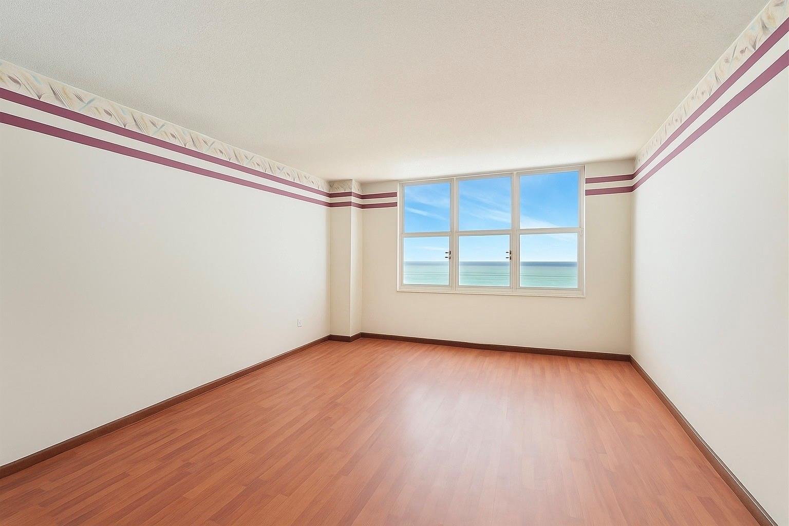 5601 Collins Ave 906