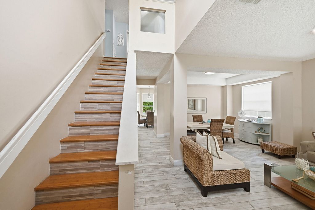 Photo of 15073 Oak Chase Court, Wellington, FL 33414 (MLS # B26028463)