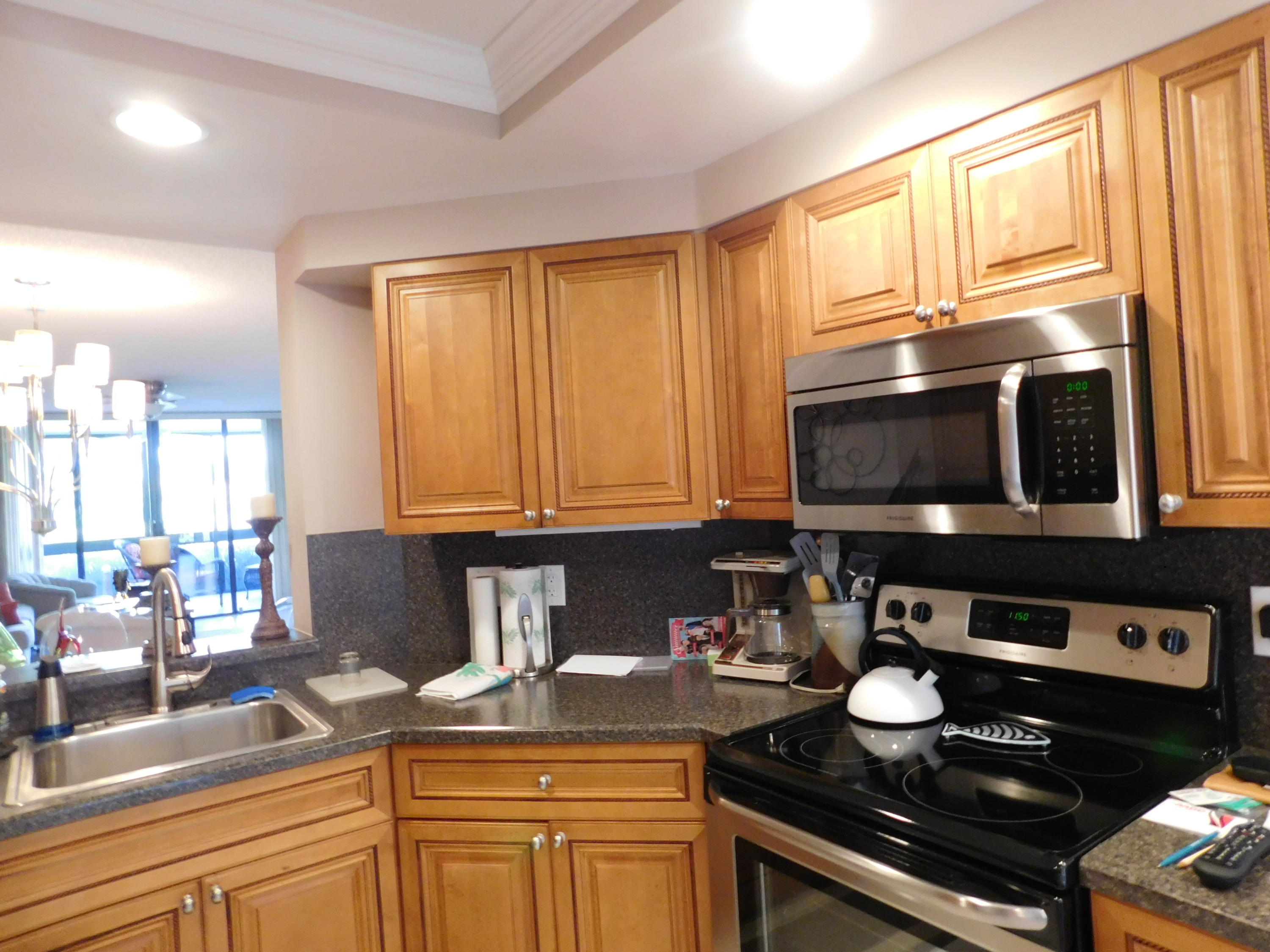 GLENEAGLES CONDO III - Residential Lease