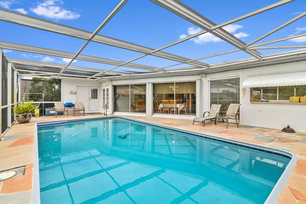 Photo of 64 Willow Road, Tequesta, FL 33469 (MLS # R10947230)