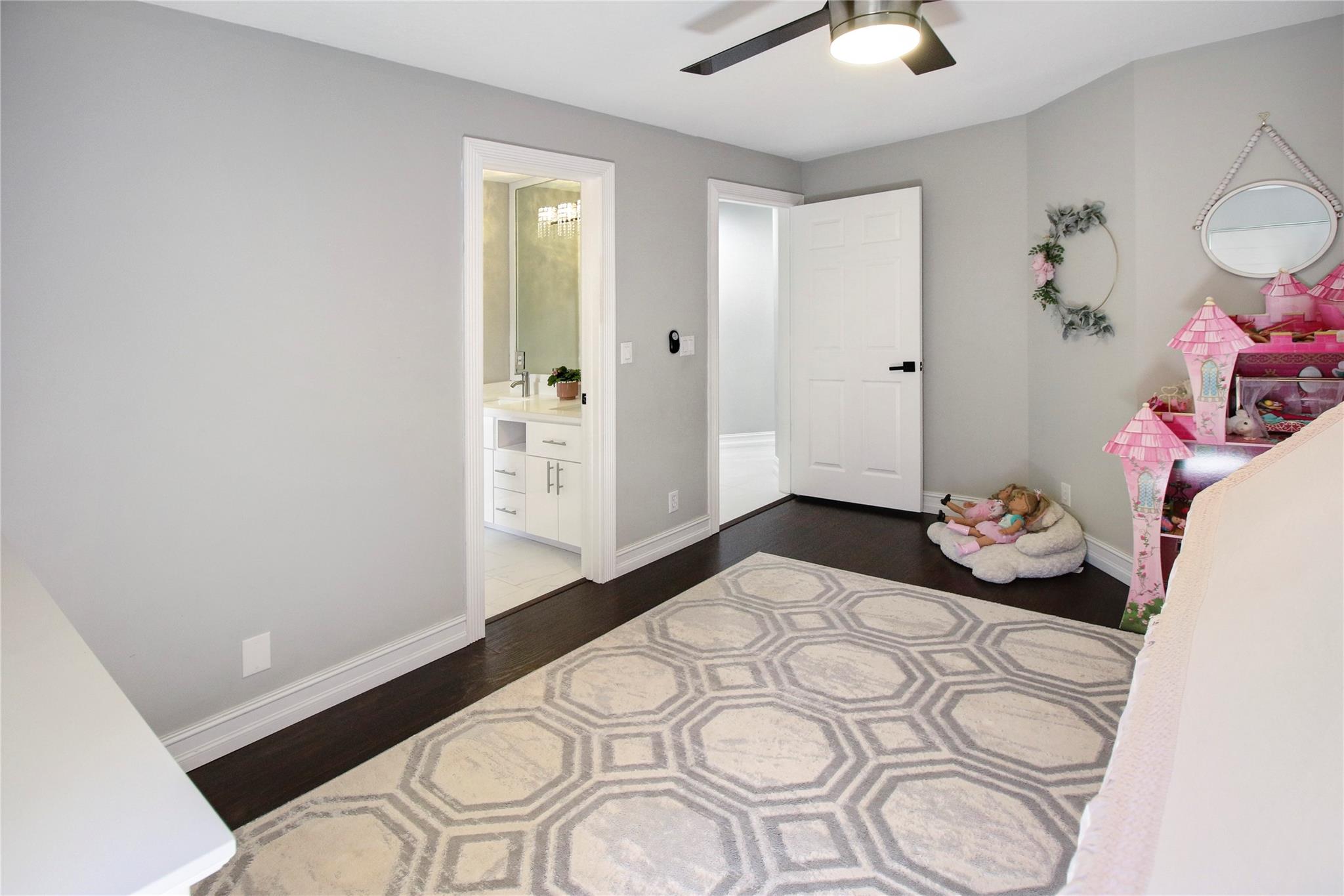 MEADOW RUN - Residential