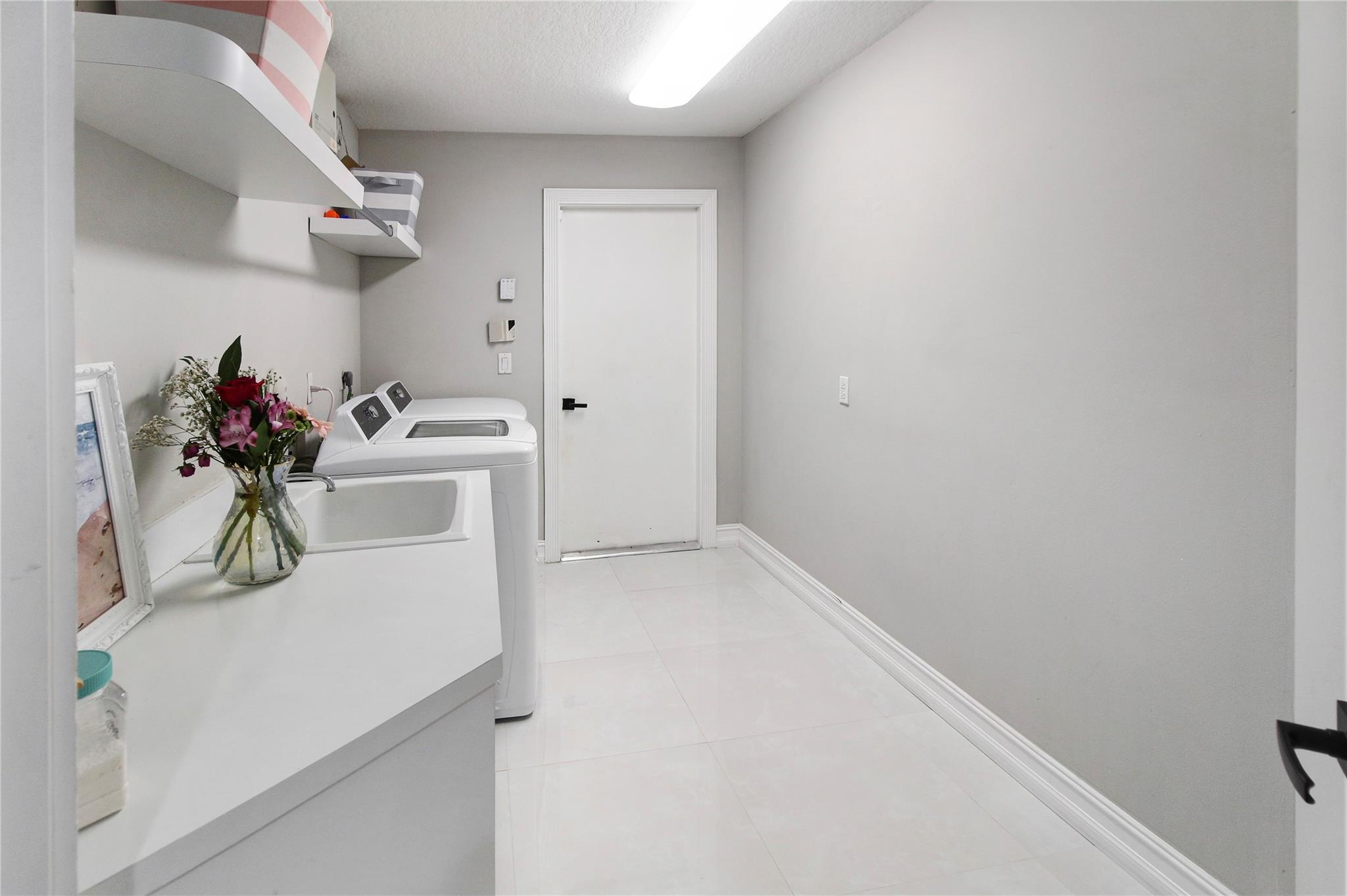 MEADOW RUN - Residential